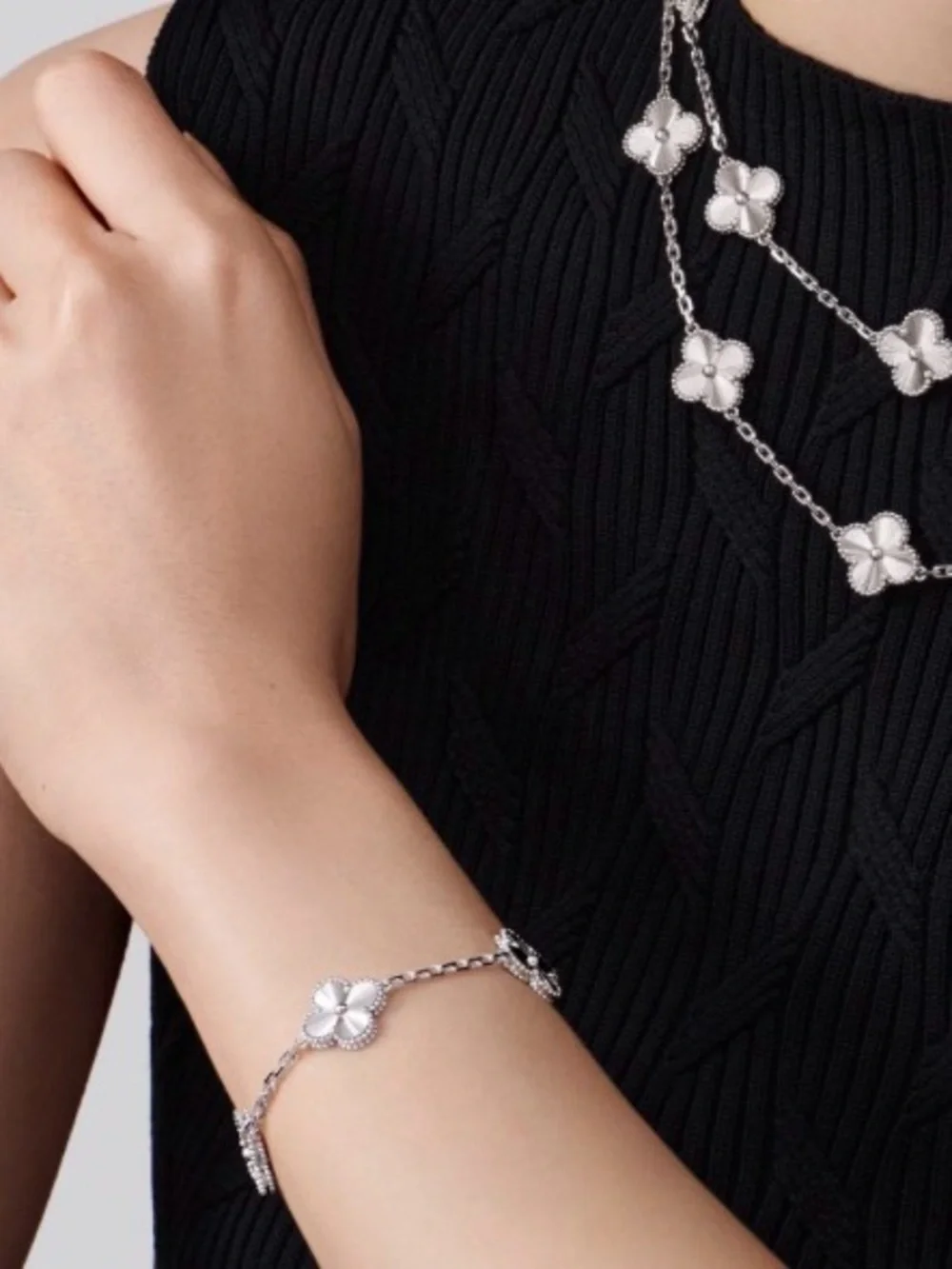 Clover Link Bracelet - Fashion Accessory